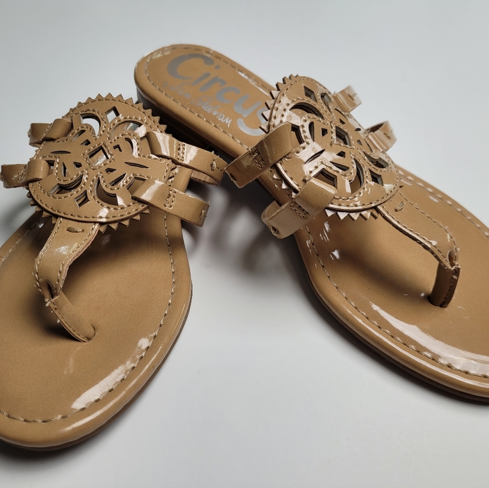 Circus NY by Sam Edelman Canyon Medallion Flat Sandals Almond Patent 6.5